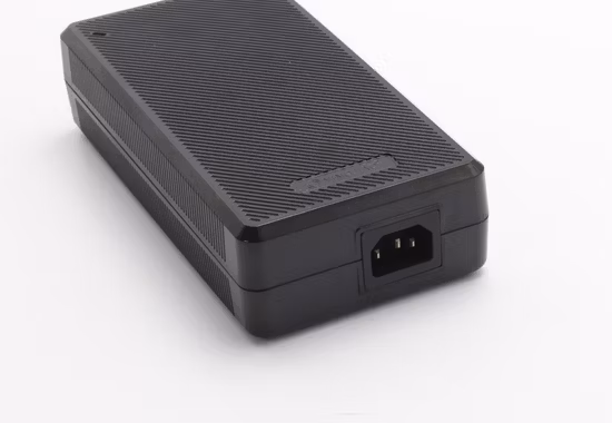 Yingjiao erstklassiges Mini-Auto-Marine-Max-Power-Akku-USB-Ladegerät